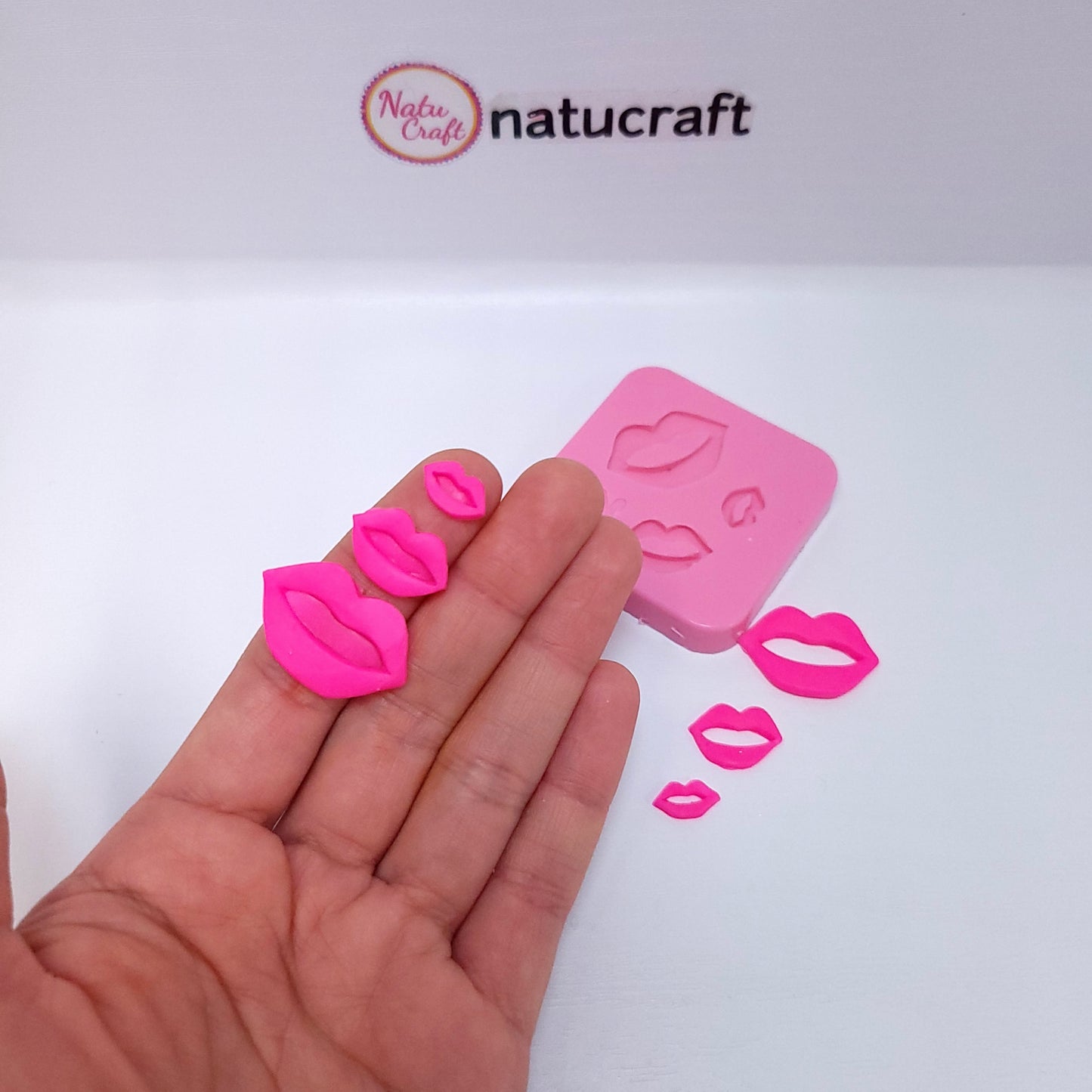 Lips Kiss Silicone Mold for Fondant Resin Clay Miniatures Cupcake Decorations