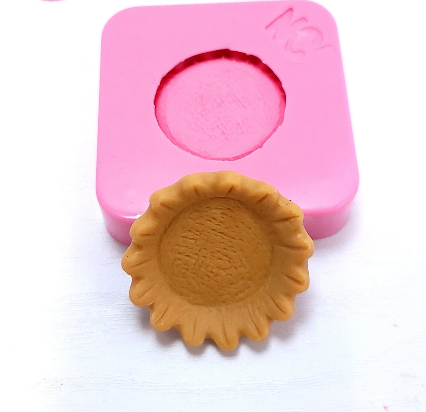 Pie Crust silicone mold - Miniature pie crust - Dollhouse silicone mold NC079